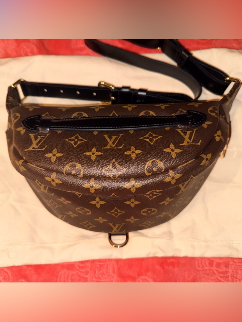 ❤️Authentic Bumbag My LV World Tour❤️ - Picture 2 of 2